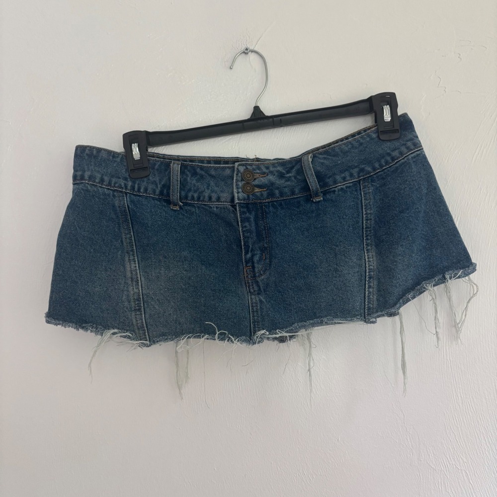 Edited Denim Micro Mini Skirt Low Rise Medium Wash Raw Frayed Hem Y2K Size XL